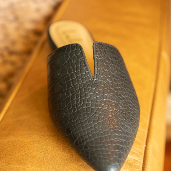 LULUS - Picture 2 of 3